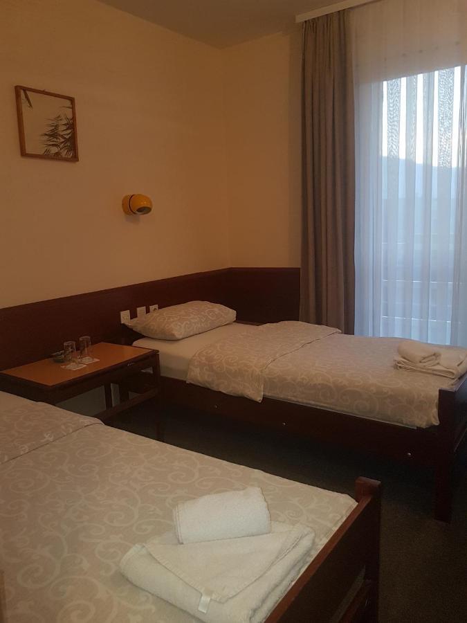 Hotel Sax Balkan Димитровґрад Екстер'єр фото
