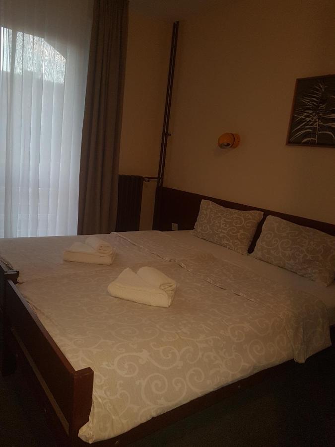Hotel Sax Balkan Димитровґрад Екстер'єр фото
