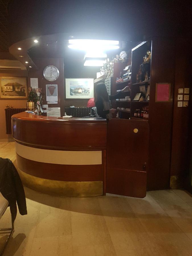 Hotel Sax Balkan Димитровґрад Екстер'єр фото